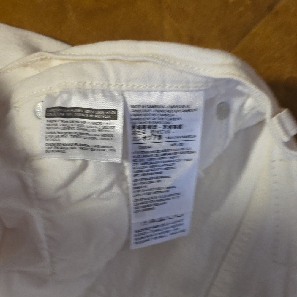 Levi's White Denim Cutoff Shorts - Picture 16 of 16